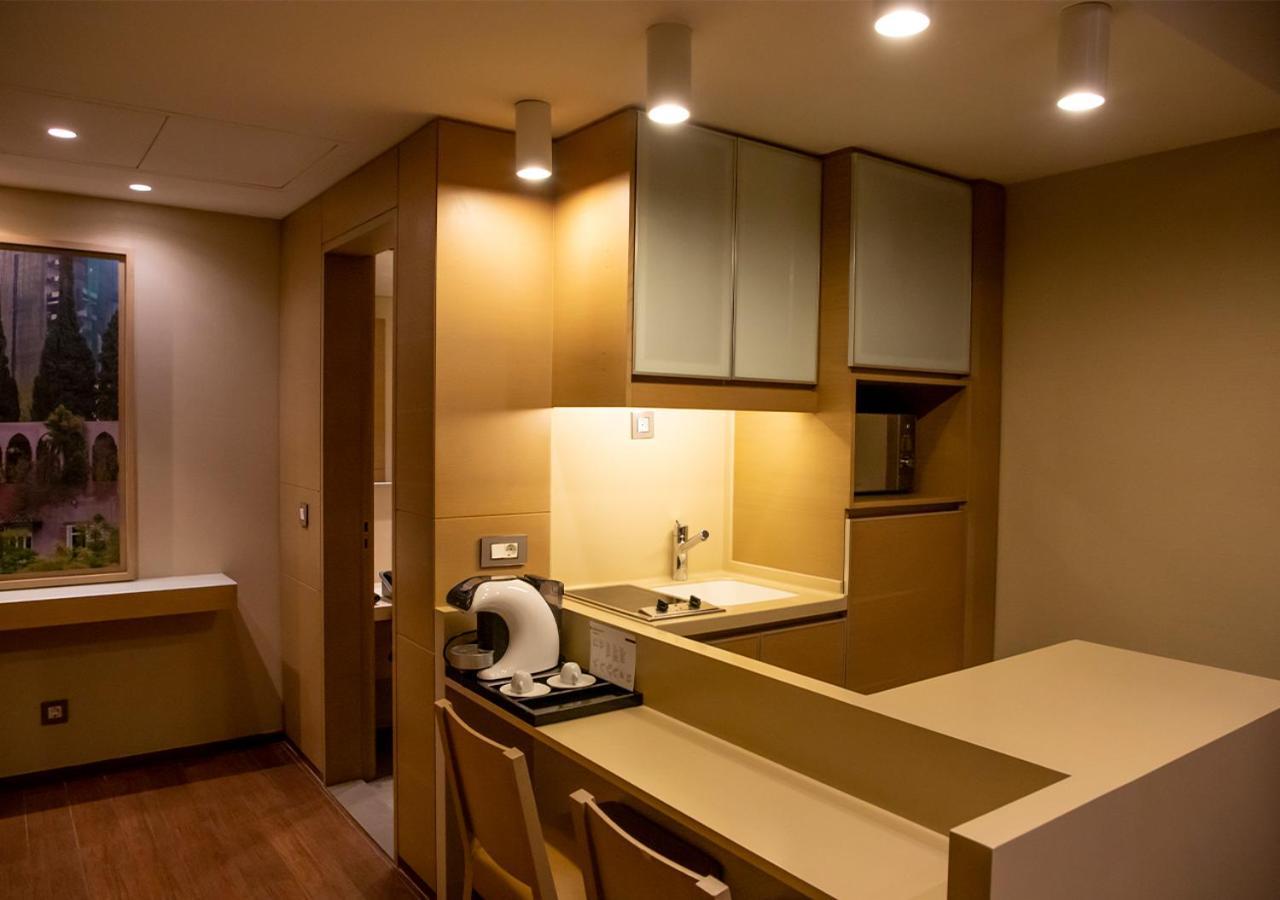 Saifi Suites Hotel Бейрут Экстерьер фото