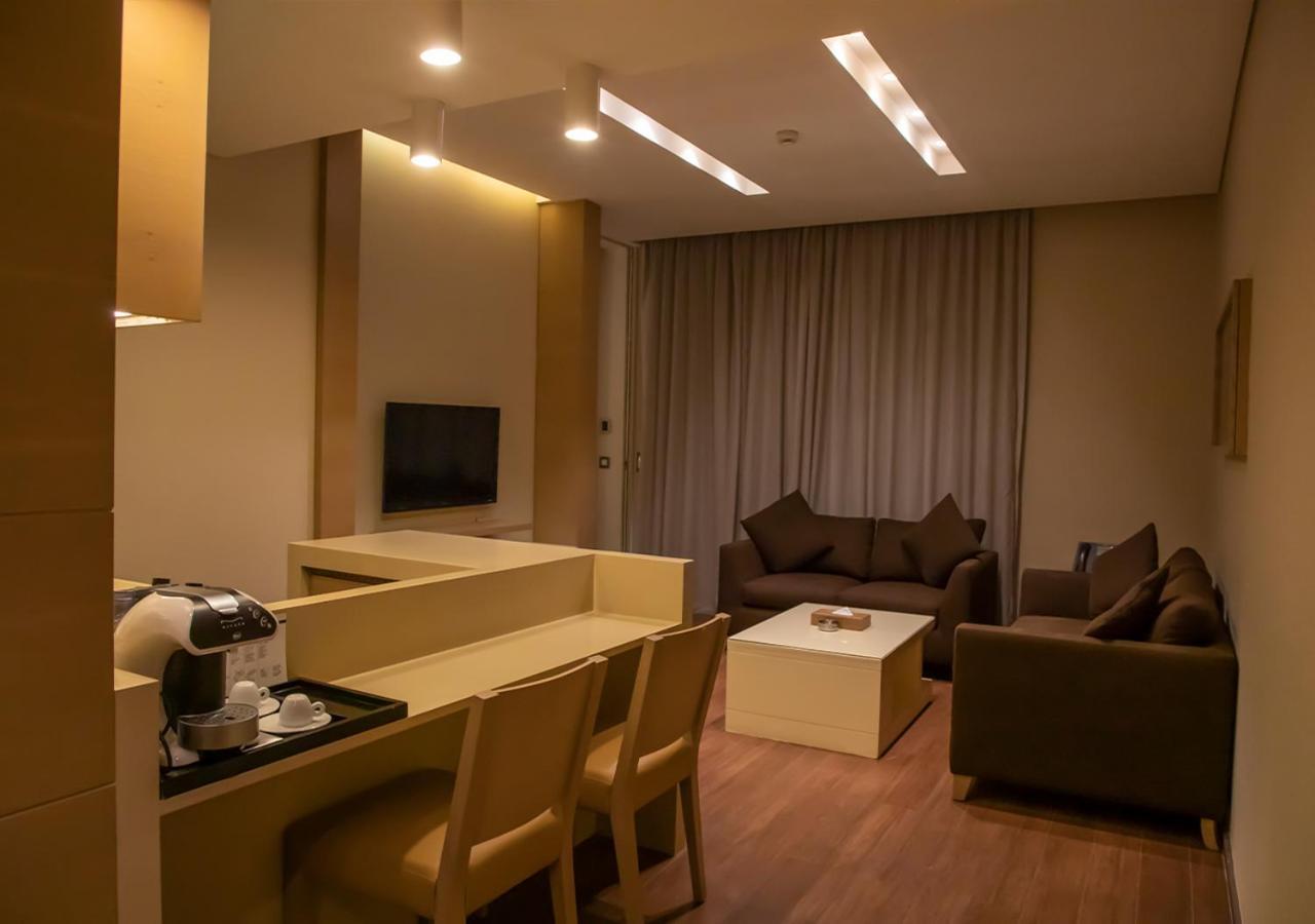 Saifi Suites Hotel Бейрут Экстерьер фото
