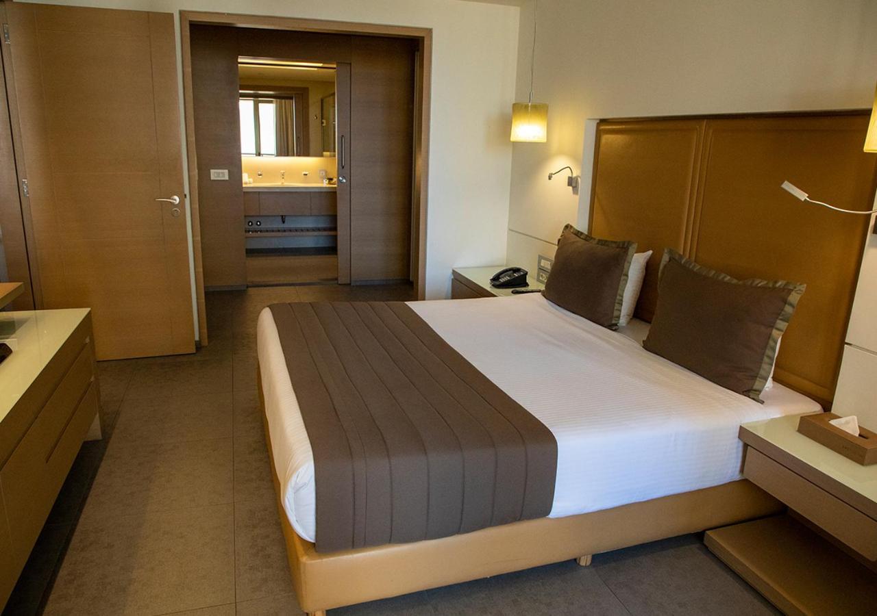 Saifi Suites Hotel Бейрут Экстерьер фото