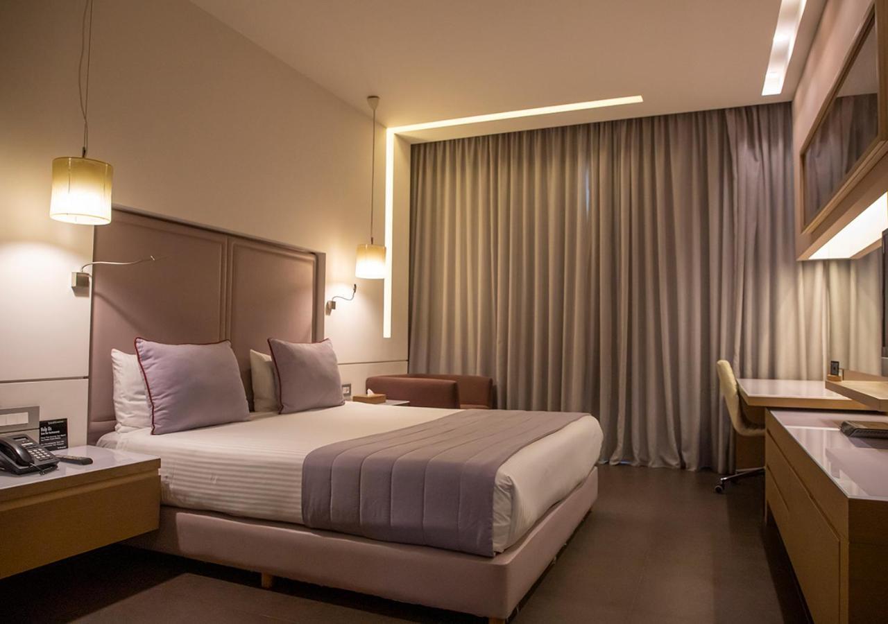 Saifi Suites Hotel Бейрут Экстерьер фото
