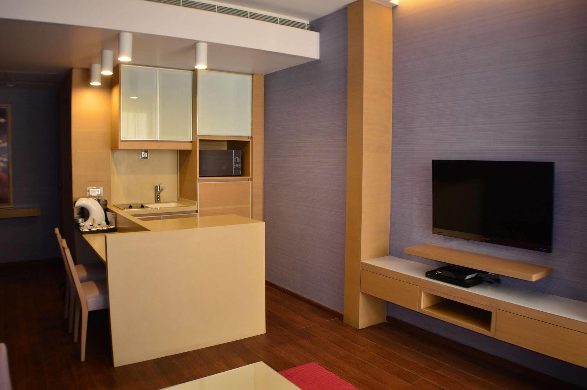 Saifi Suites Hotel Бейрут Экстерьер фото